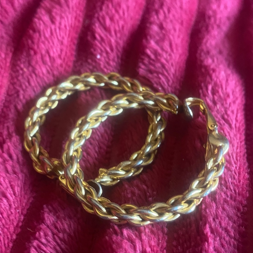 Vintage Elegant Gold tone Hoop Earrings